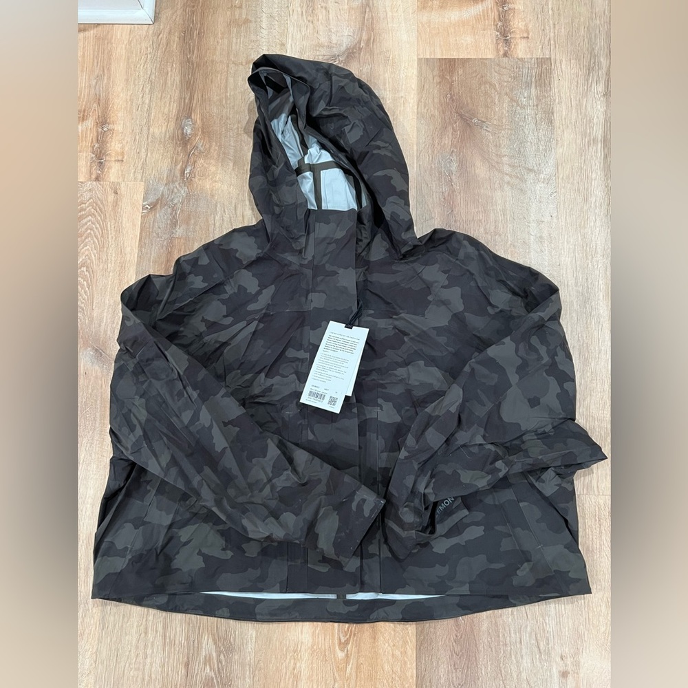 Lululemon rain chaser jacket